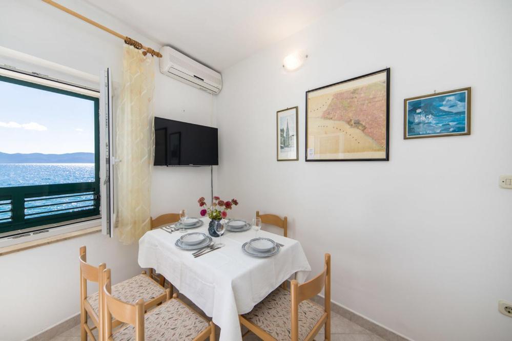 Apartments Dominko Brist Luaran gambar