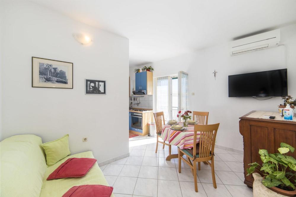 Apartments Dominko Brist Luaran gambar