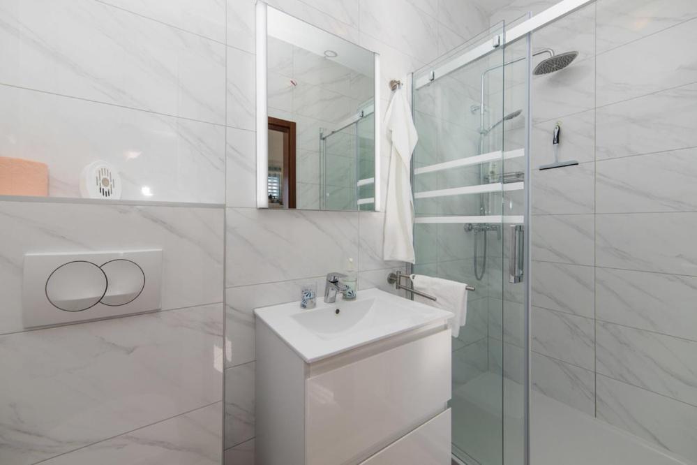 Apartments Dominko Brist Luaran gambar